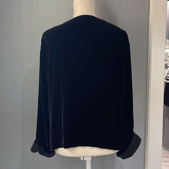 Vintage Paul Reid silk and velvet black jacket w/gold buttons w/soft black trim - Picture 5 of 6